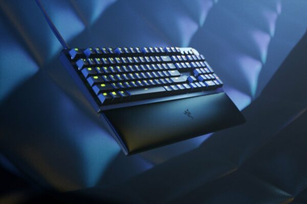 Razer Huntsman V2 - Optical (Linear Red Switch) - Image 2